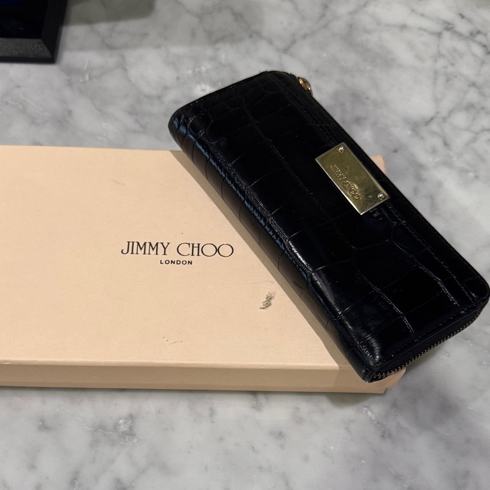 Jimmy Choo Black Croc-Embossed Gold Plaque Zip Wallet